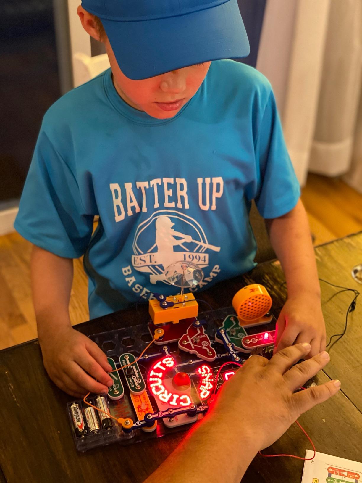 Snap Circuits Arcade, Electronics Exploration Kit, Stem Activities for Ages 8+, Full Color Project Manual (SCA-200) customer photo 2