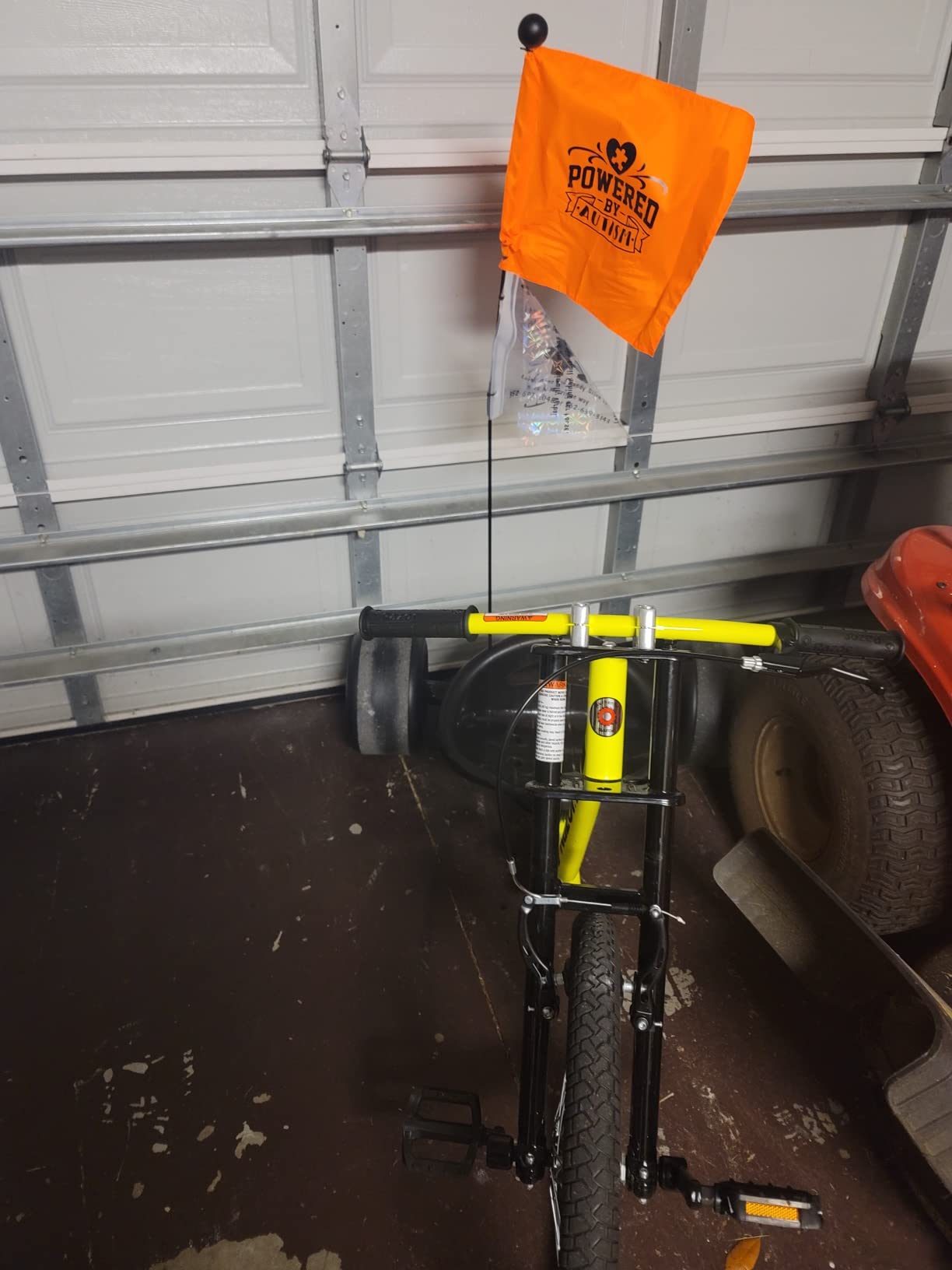 Razor DXT Drift Trike Yellow | Proper Freestyle w/ Foot Pegs; Maximum Stability | Iconic Wheeled Ride-On For Kids, Adults Age 14+ customer photo 2