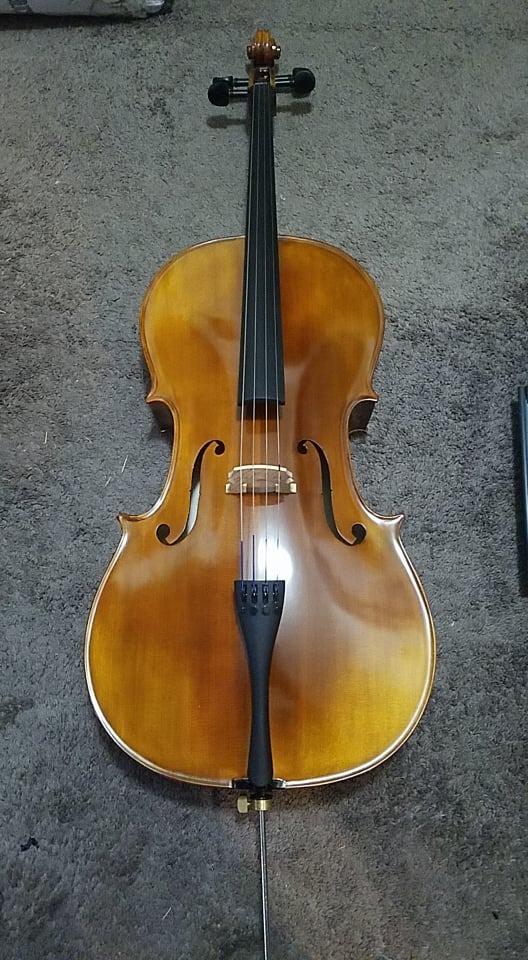 Cremona SC-500 Premier Artist Cello Outfit – 4/4 Size – Hand-Carved Spruce & Maple, Flamed Maple Back, Aubert Bridge, Anton Breton Strings, Brazilwood Bow, Padded Bag customer photo 1