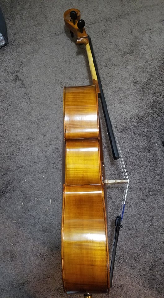 Cremona SC-500 Premier Artist Cello Outfit – 4/4 Size – Hand-Carved Spruce & Maple, Flamed Maple Back, Aubert Bridge, Anton Breton Strings, Brazilwood Bow, Padded Bag customer photo 2