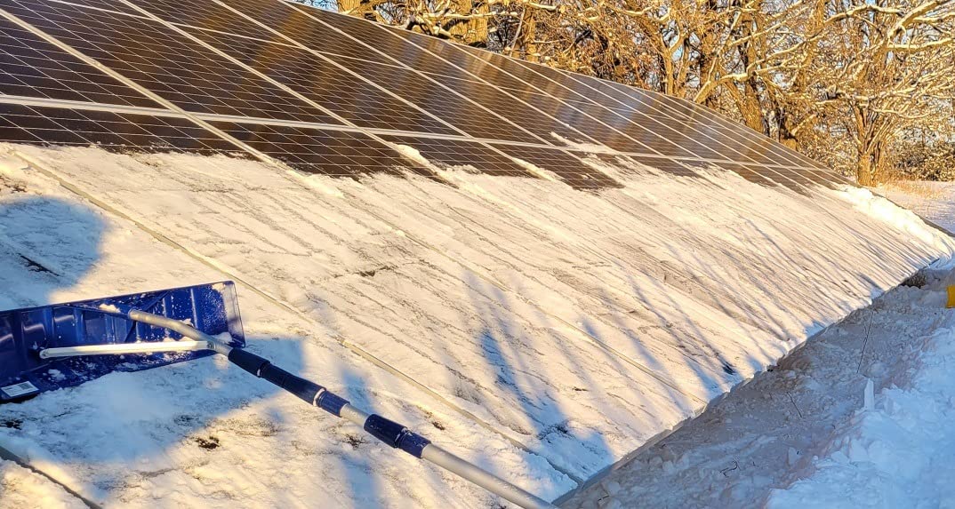 Snow Joe Telescoping Roof Rake, Extendable Leaf & Snow Shovel with Poly Blade, 25 Inch Wide, RJ204M customer photo 2