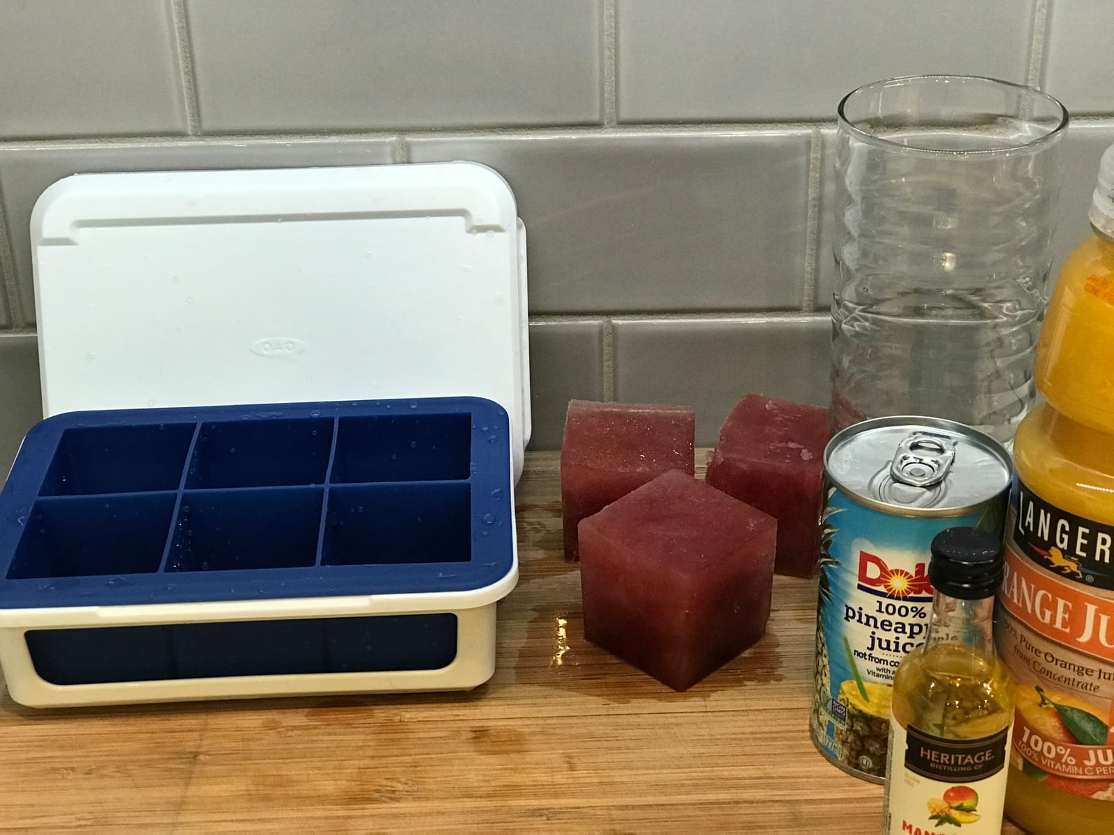 OXO Good Grips Covered Ice Cube Tray (Large Cube), Dark Blue customer photo 1