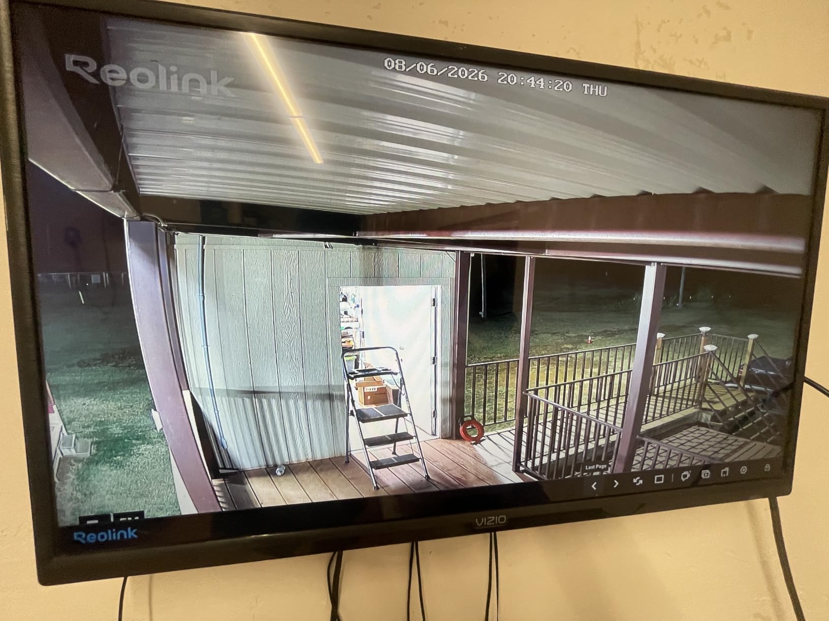 REOLINK 8CH 5MP PoE Security Camera System with 2TB HDD RLK8-410B4-5MP customer photo 1