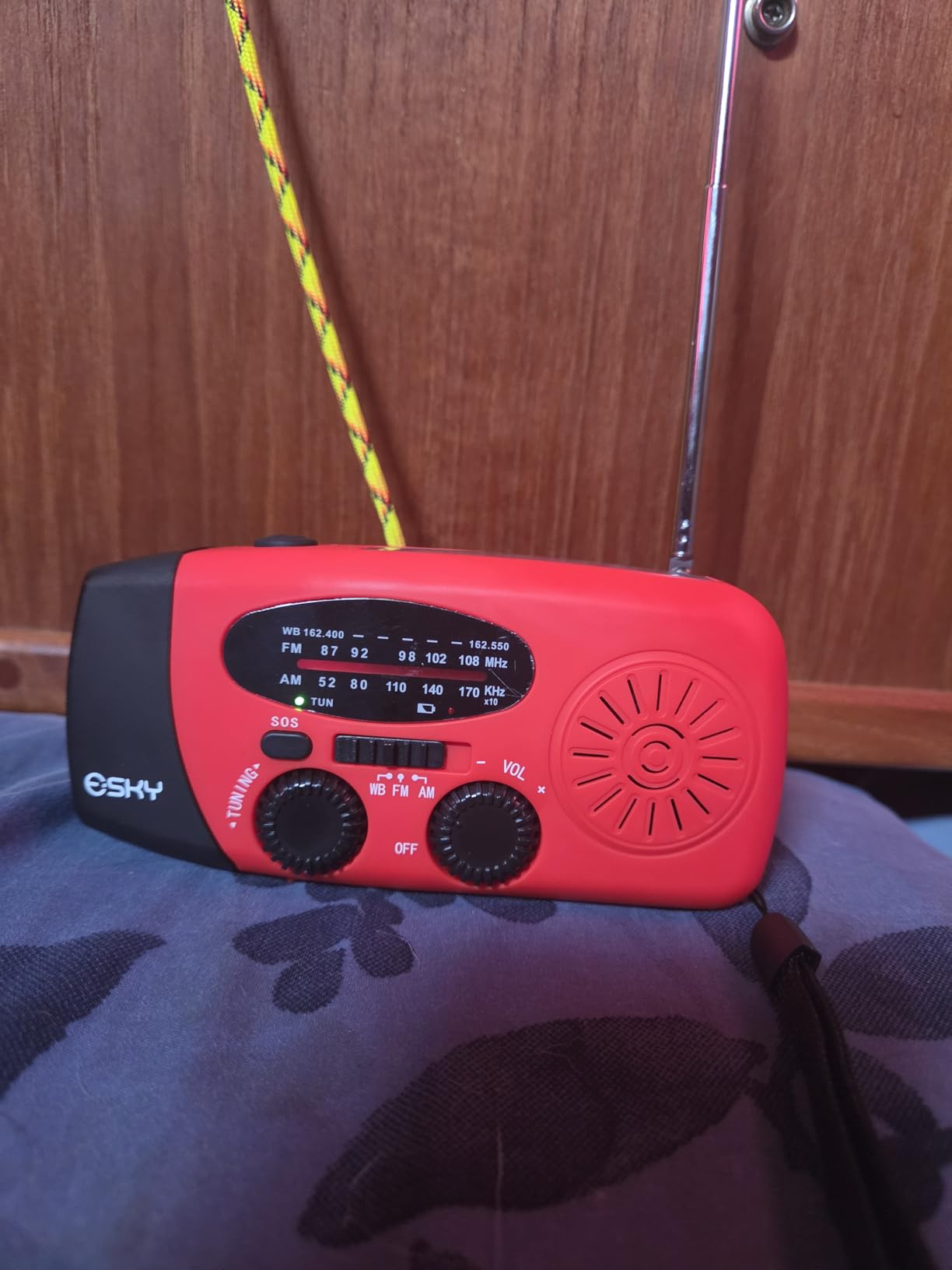 Esky Emergency Hand Crank Radio 7400mWh with 3 LED Flashlight, AM/FM/NOAA Portable Weather Radio with Built-in 2000mAh Battery, Solar Powered Radio for Indoor Outdoor Survival Camping, SOS Alarm customer photo 1