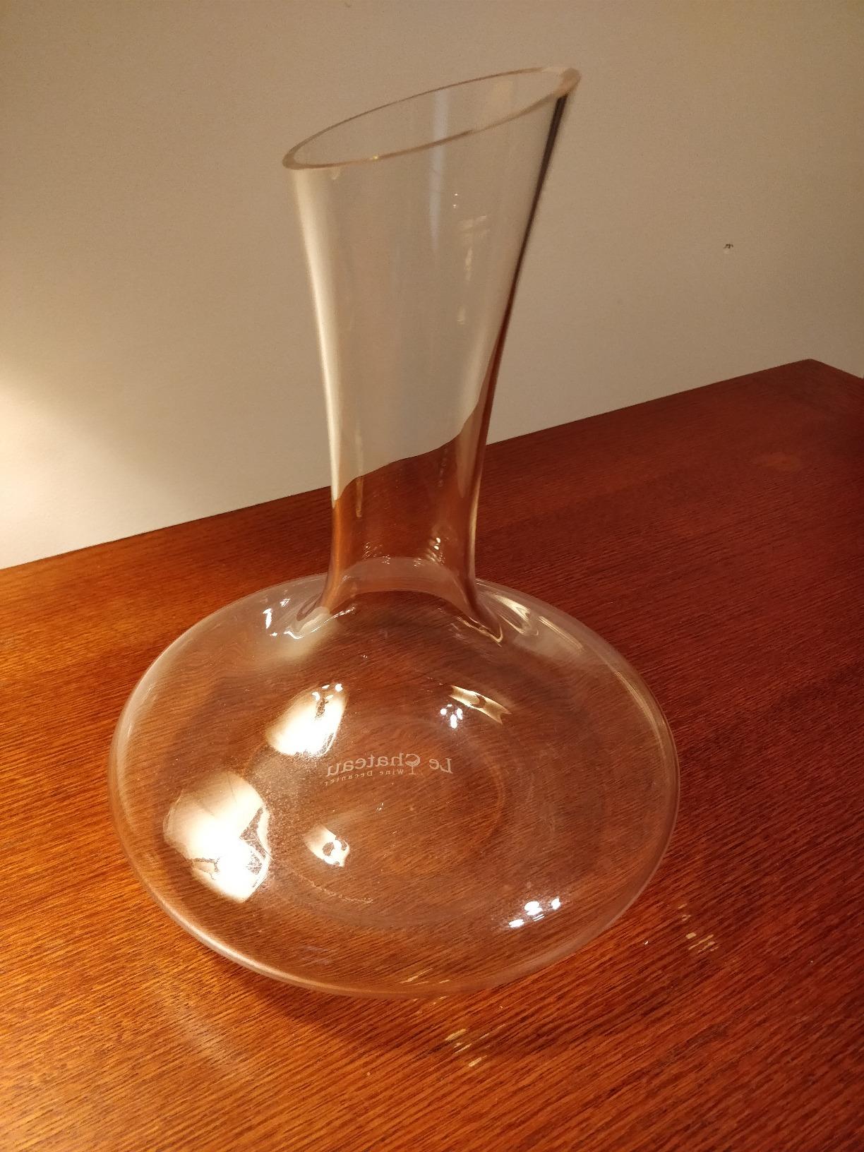 Le Chateau Large Elegant Crystal Wine Decanter with Built-in Aerator customer photo 1