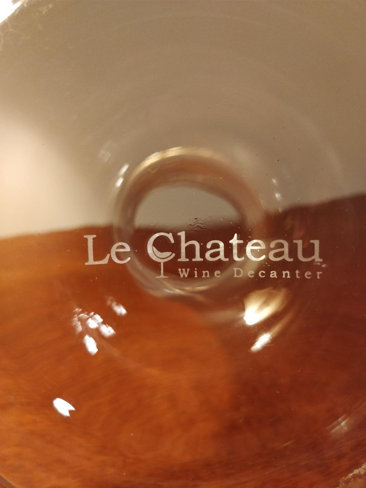 Le Chateau Large Elegant Crystal Wine Decanter with Built-in Aerator customer photo 2