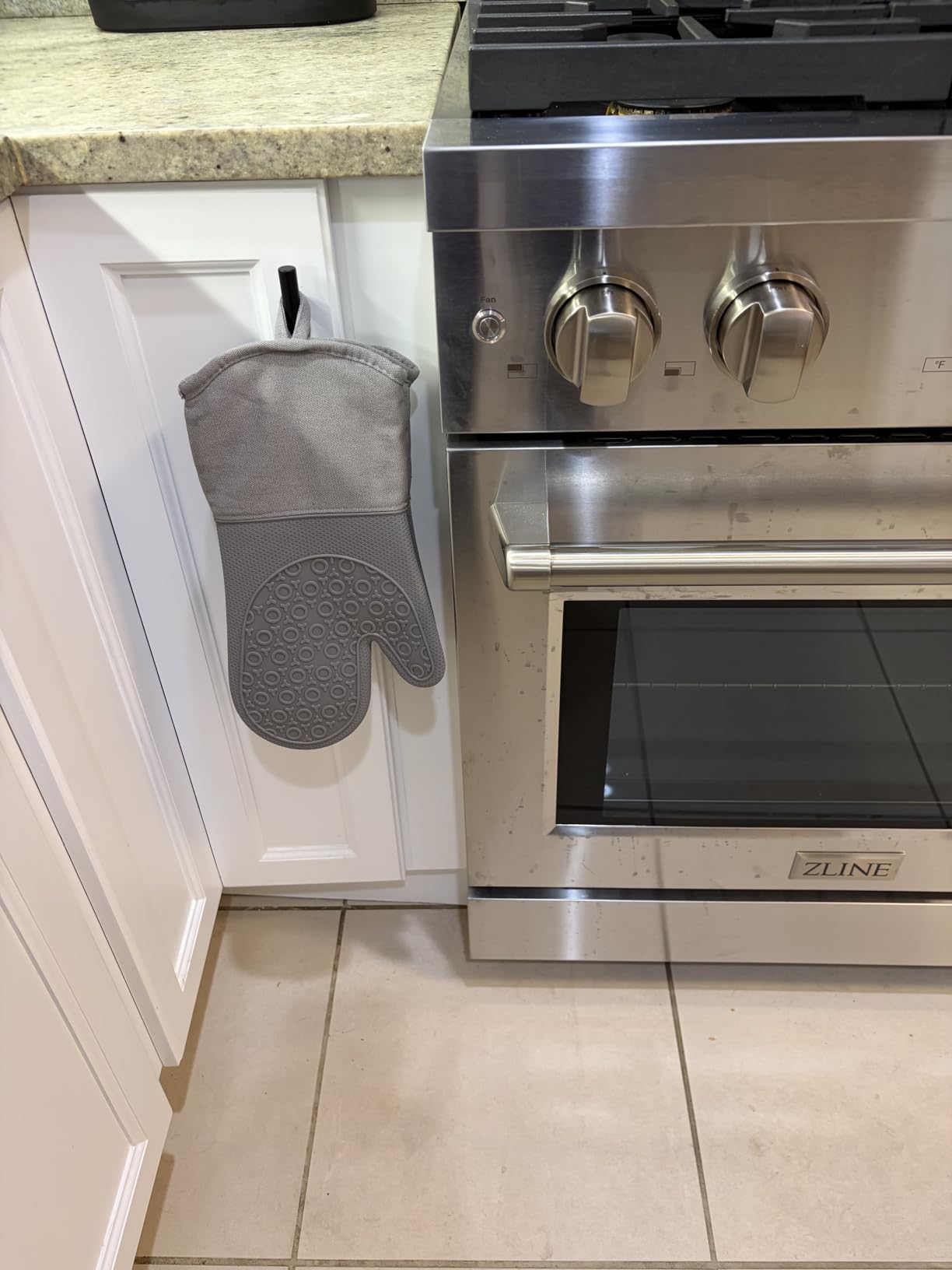BPA-Free Silicone Oven Mitts Ultra Heat Resistant up to 500°F - Oven Mitts with Thick Cotton Liner - Long Slip Resistant Pot Holders, Flexible Oven Gloves - Black 13.7