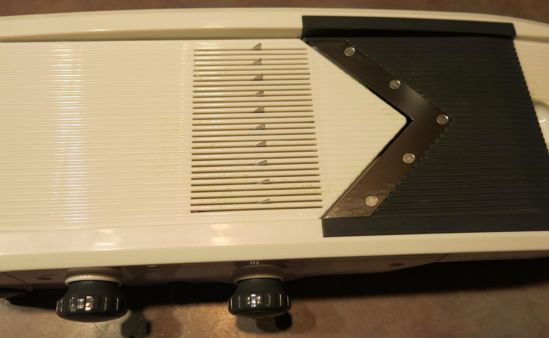 Mueller Austria Mandoline Slicer, Adjustable Vegetable Chopper, Grater customer photo 2