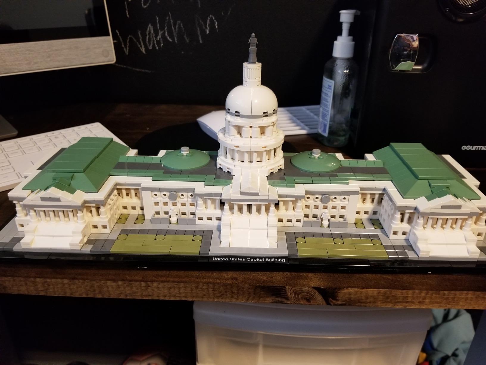 LEGO Architecture 21030 United States Capitol Building Kit (1032 Pieces) customer photo 1