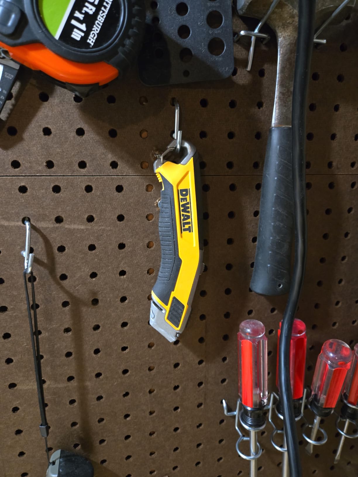 DEWALT DWHT10295 Premium Utility Knife customer photo 1