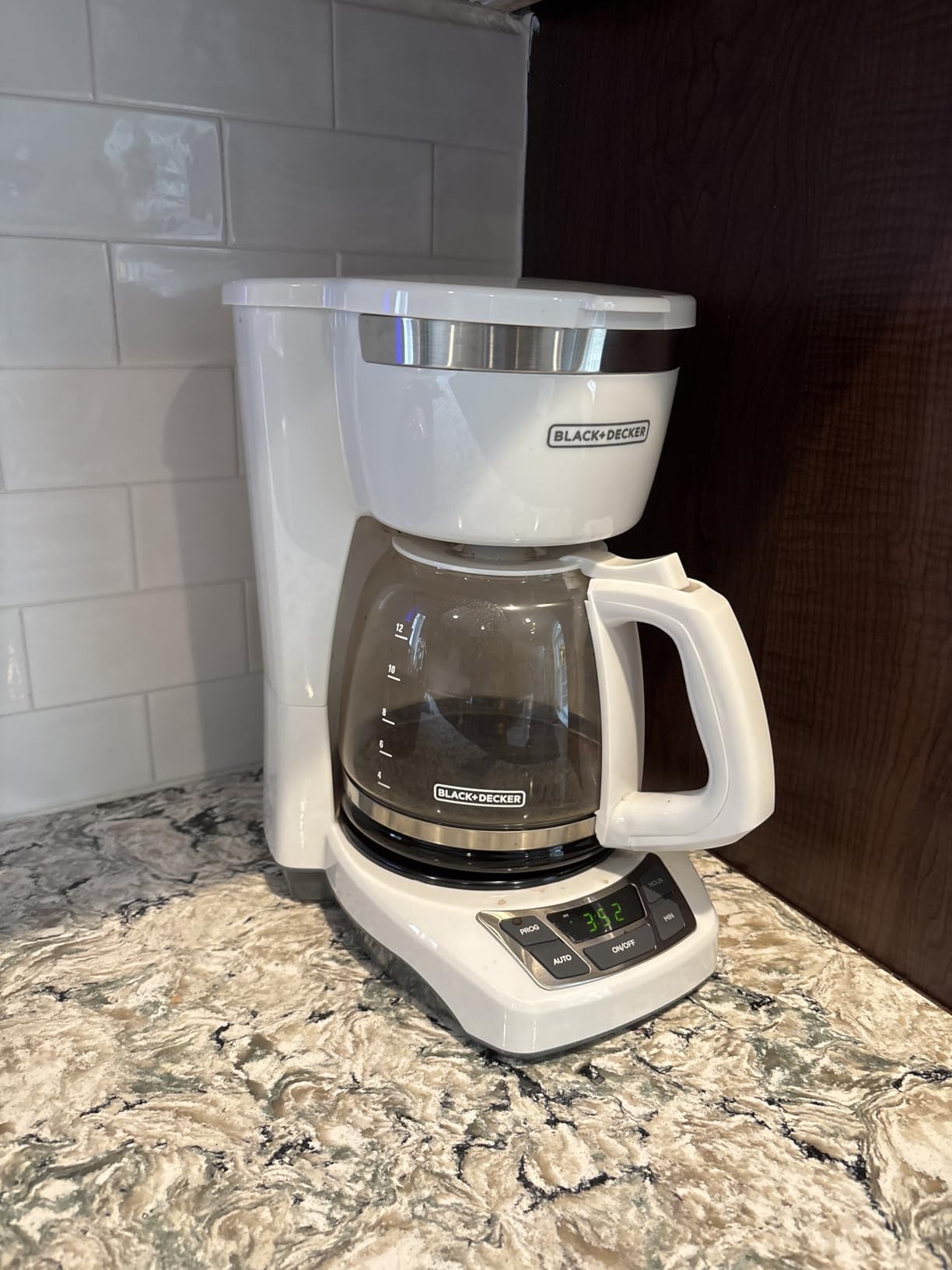 BLACK+DECKER CM1160W-1 CM1160W 12-Cup Programmable Coffeemaker, White/Stainless Steel customer photo 1