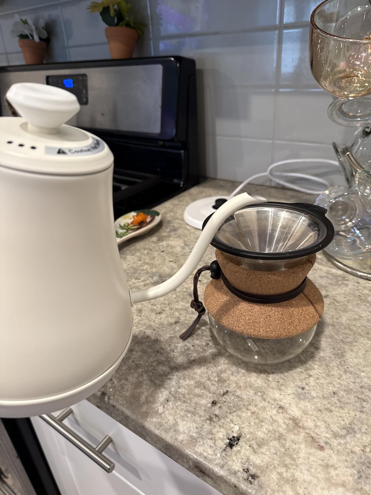 Bodum 17oz Pour Over Coffee Maker, High-Heat Borosilicate Glass with Reusable Stainless Steel Filter and Cork Grip - Made in Portugal customer photo 1