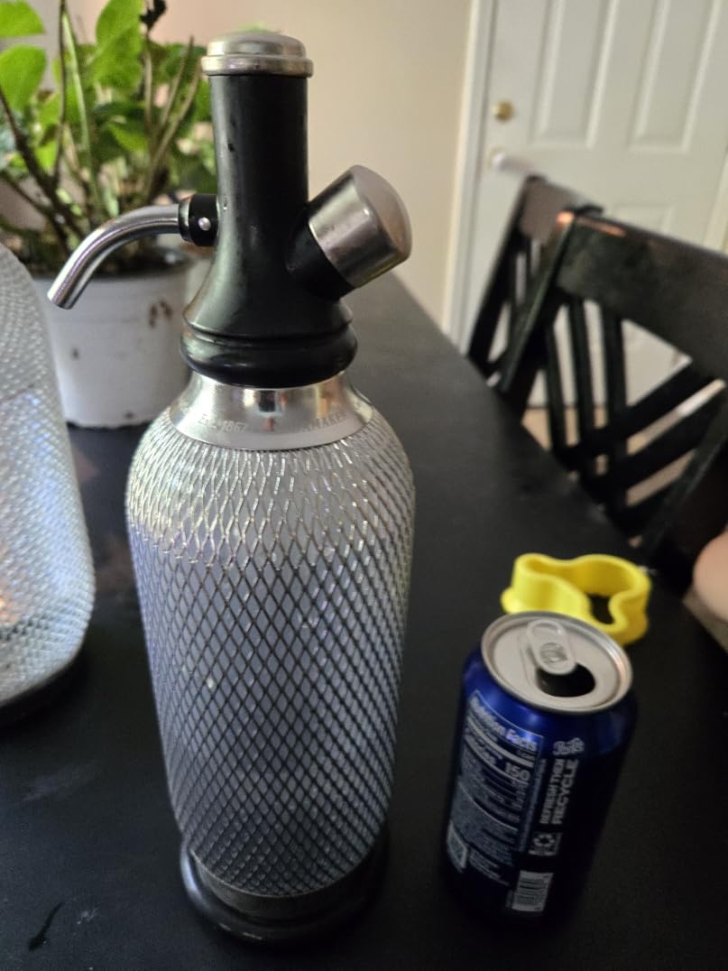 iSi North America Soda Siphon Classic Mesh Sodamaker for Making Carbonating Beverages, 1 Quart, Stainless Steel,Silver customer photo 2