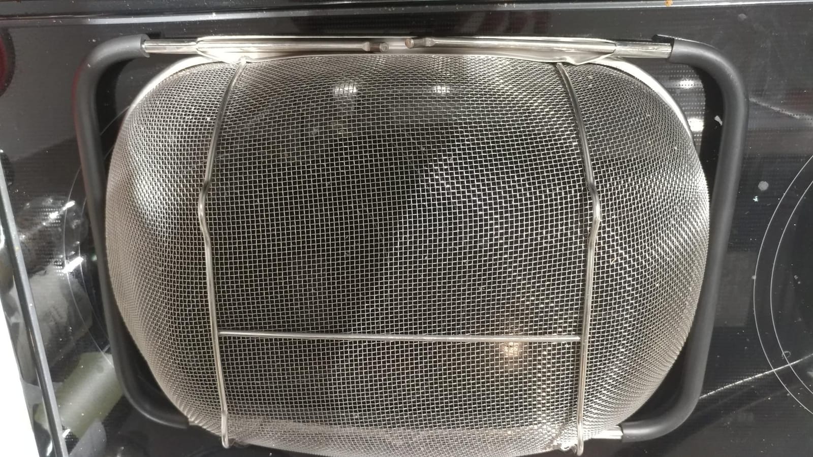 U.S. Kitchen Supply Stainless Steel Colander Strainer - 6-Quart Collapsible Colander with Expandable Rubber Handles - Rectangular Sieve, Fine Mesh Stainless Steel Strainers and Colanders for Kitchen customer photo 1