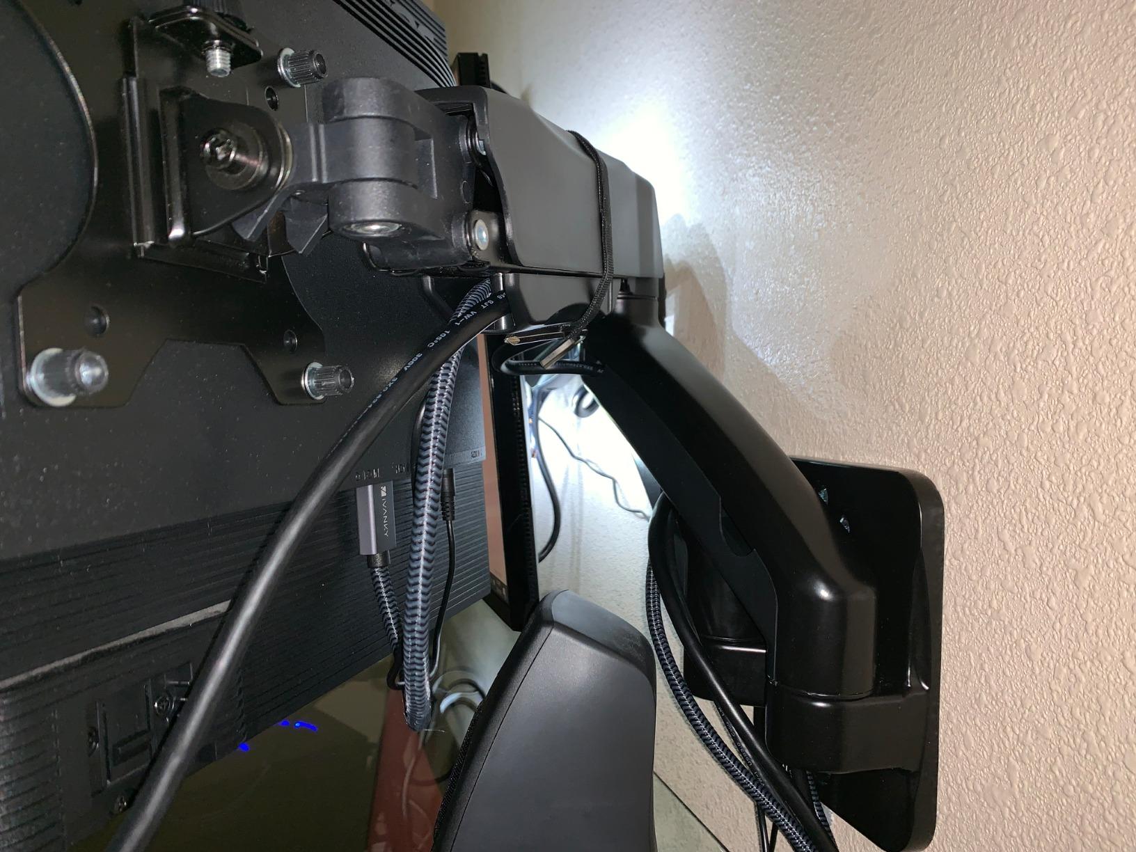 WALI Single Monitor Wall Mount for 17-34 inch Computer Screens，up to 22 lbs customer photo 1