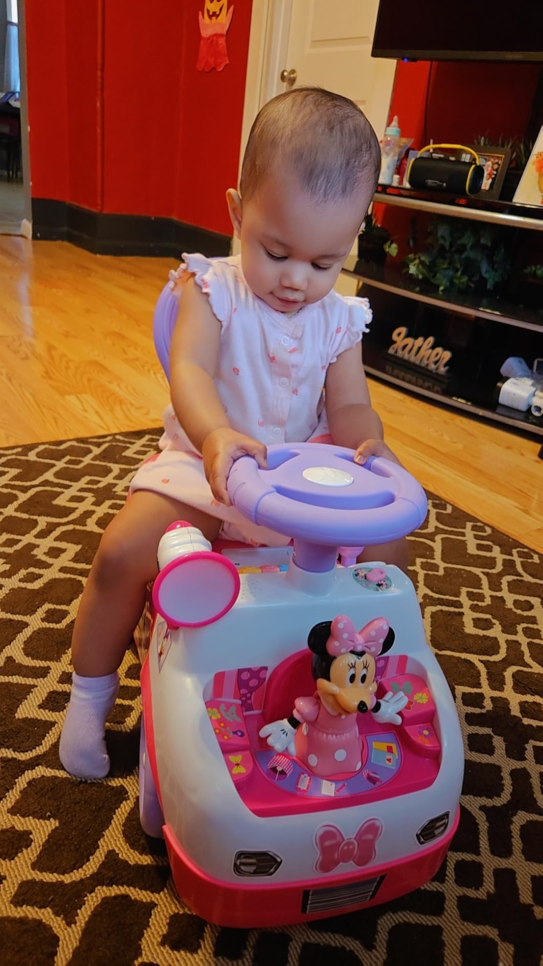 Kiddieland Minnie Dancing Ride-On Toy, Interactive Push Car for Ages 2+ customer photo 2