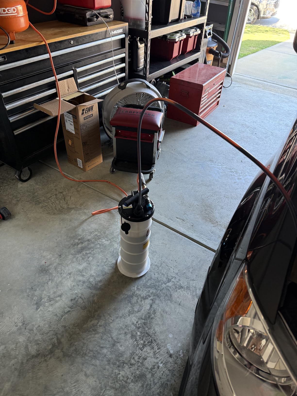 EWK 6.5L Pneumatic/Manual Oil Extractor, Oil Change Pump for Automotive | Fast Dual-Mode Extraction, Thorough Fluid Removal, One-Person Job for DIY Mechanics, Clean, Mess-Free Oil Changes customer photo 2