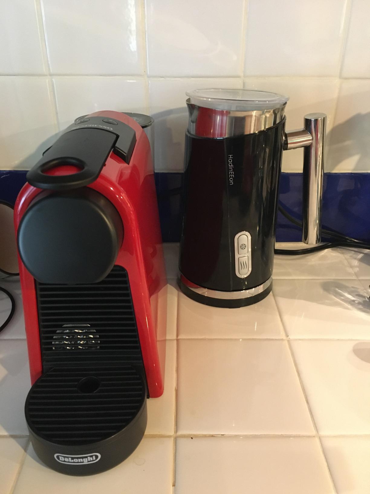 Nespresso Essenza Mini Coffee and Espresso Machine by De'Longhi, 1150 watts, 110ml, Black customer photo 1
