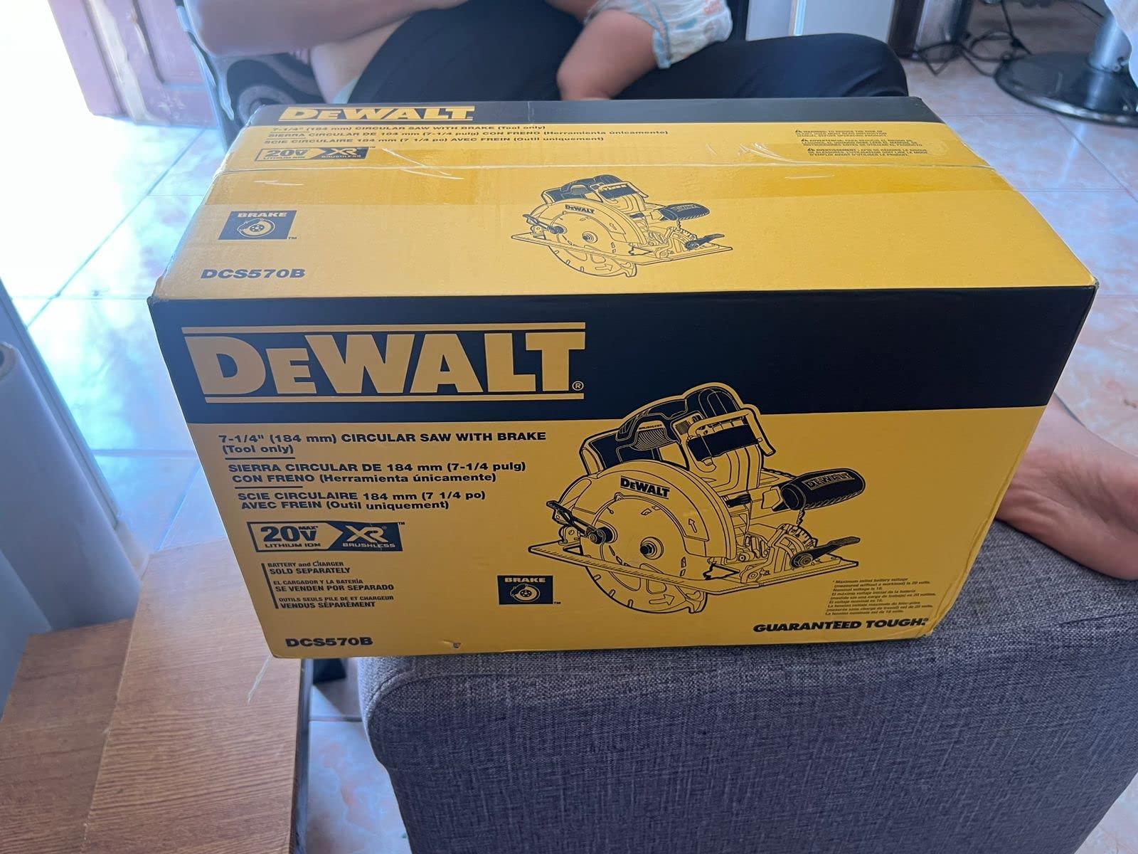 DEWALT 20V MAX Circular Saw Cordless with Brake, 7-1/4 Inch, Tool Only (DCS570B) customer photo 1