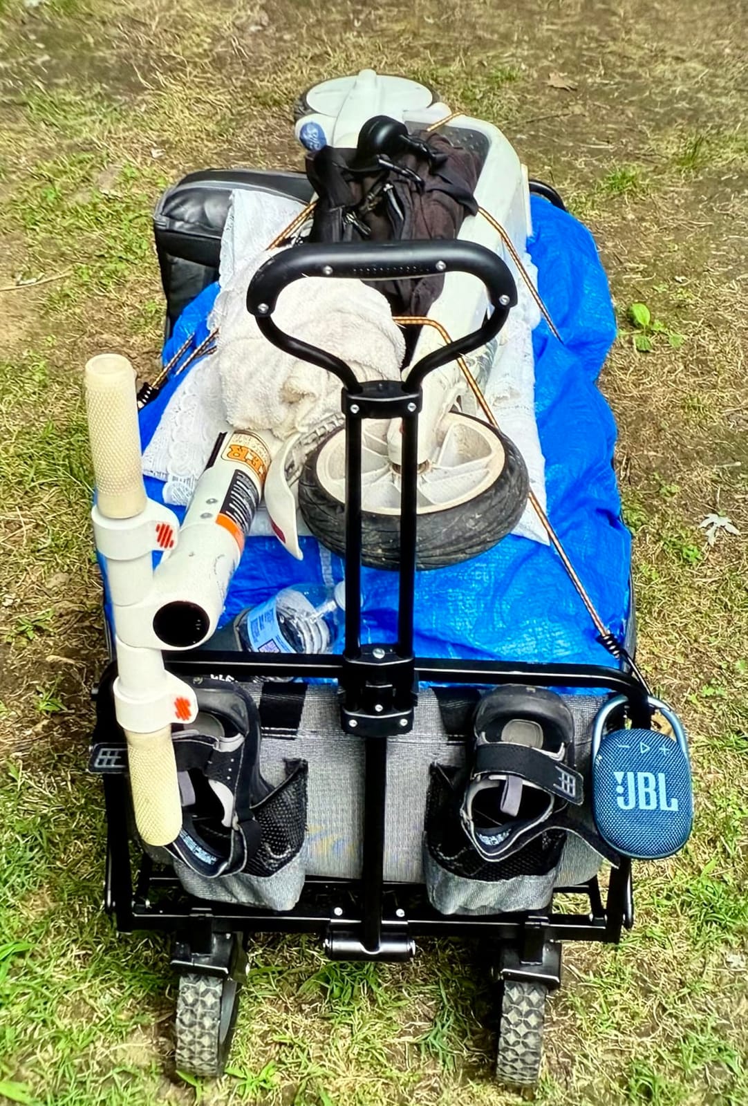 Mac Sports Collapsible Outdoor Utility Wagon with Folding Table and Drink Holders, Gray customer photo 2