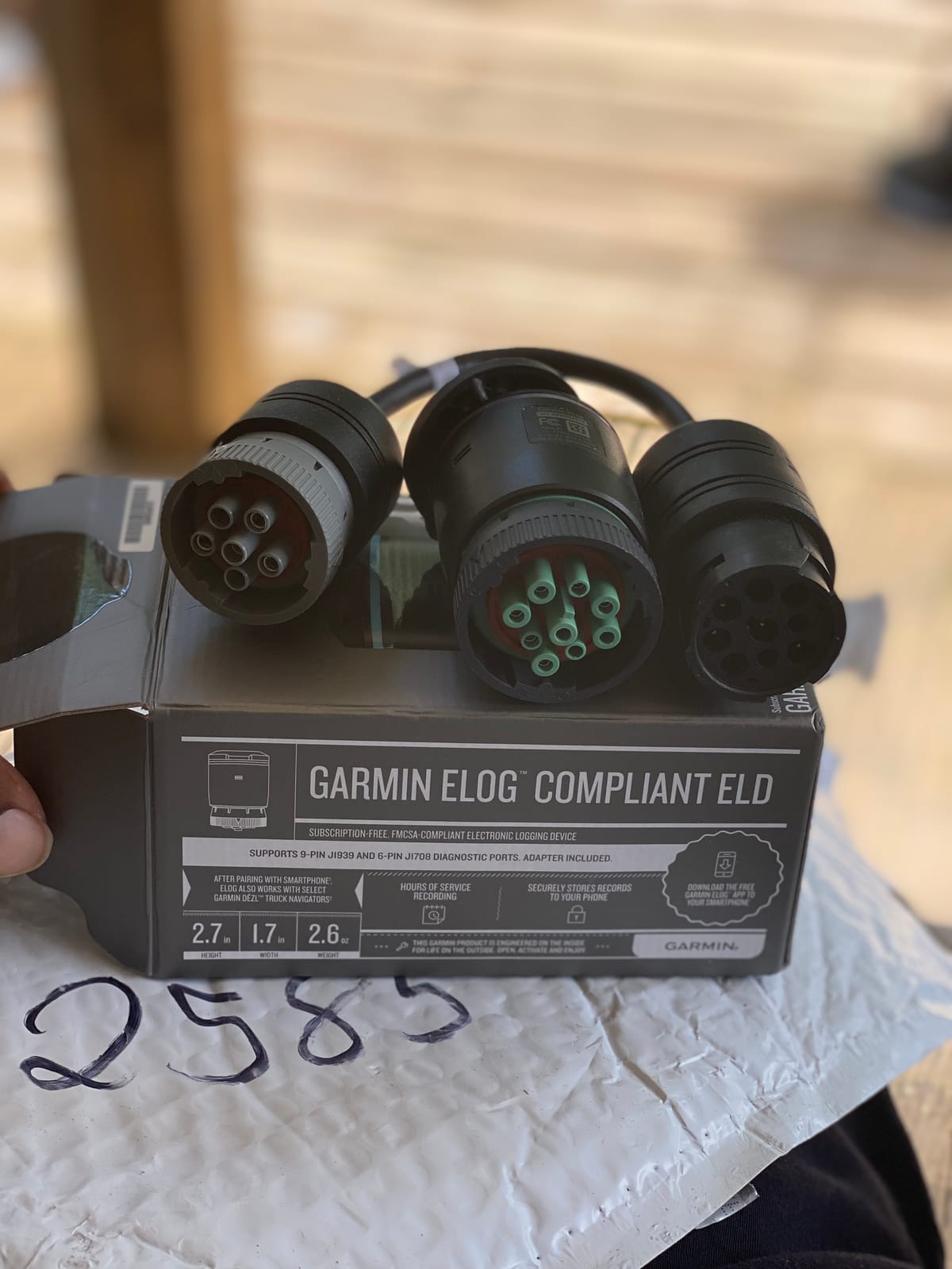 Garmin eLog, Compliant Electronic Logging Device (ELD), No-Subscription Fees, FMCSA Compliant, Supports 9-pin J1939 and 6-pin J1708 Diagnostic Ports (010-01876-00) customer photo 1