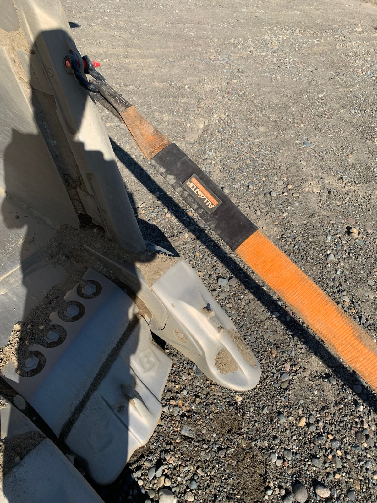 ALL-TOP Heavy Duty Tow Strap Recovery Kit: 3 inch x 20ft (35,000lbs) 100% Nylon and 22% Elongation Snatch Strap + 3/4 Heavy Duty D Ring Shackles (2pcs) + Storage Bag customer photo 1