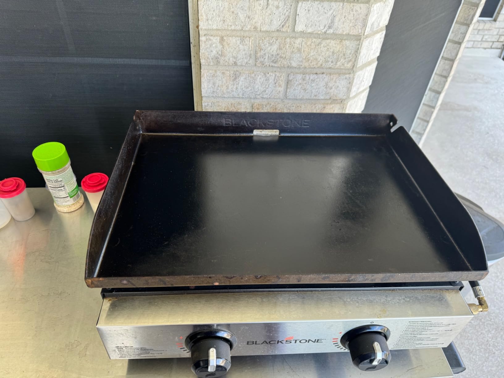 Blackstone 1666 22” Tabletop Griddle with Stainless Steel Faceplate, Powder Coated Steel, Black customer photo 1