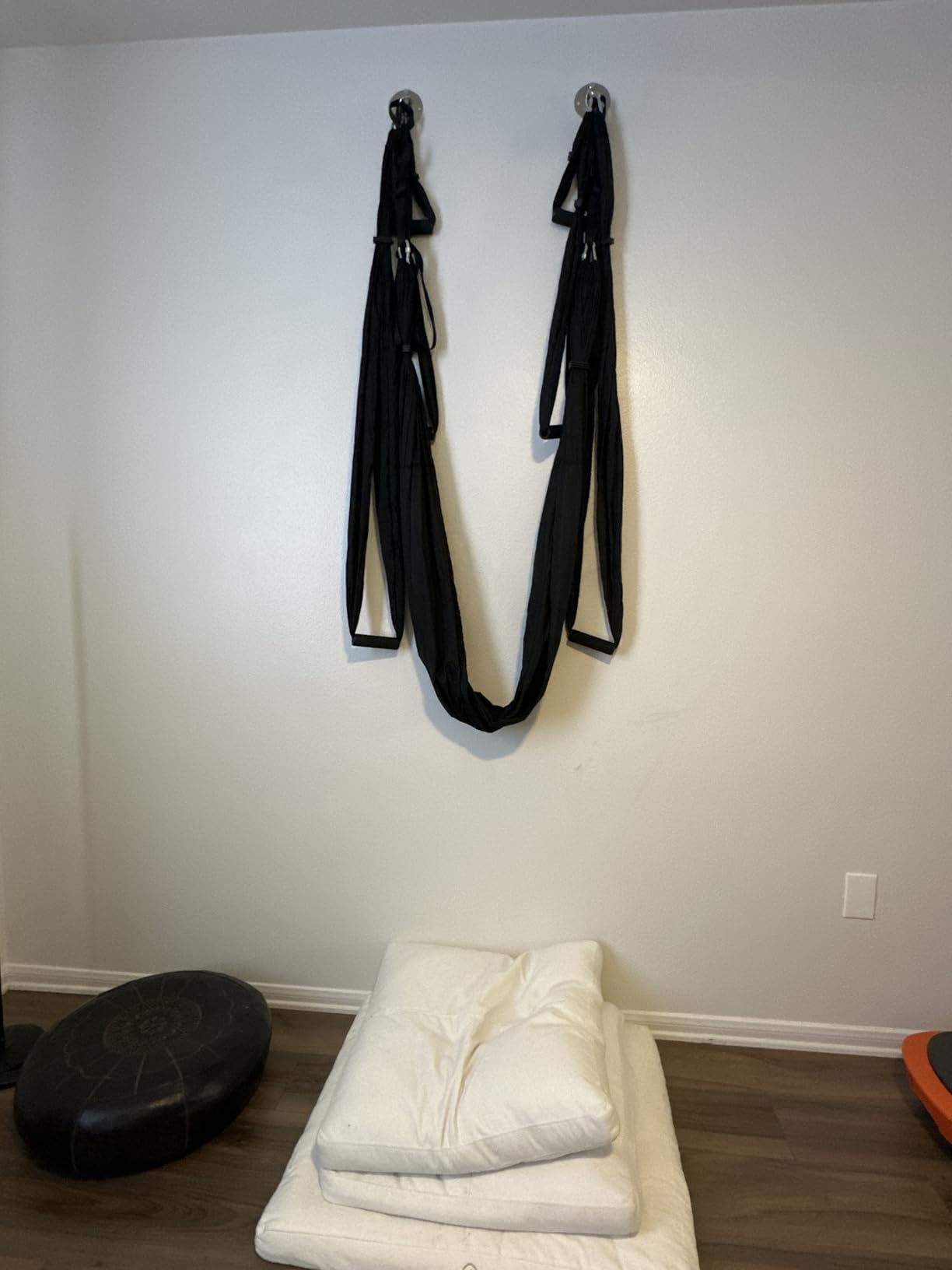 ZELUS Aerial Yoga Swing Sling Strong Yoga Hammock Kit Set Trapeze Inversion Equipment Include 2 Extensions Straps and Ceiling Mounting Kit customer photo 1