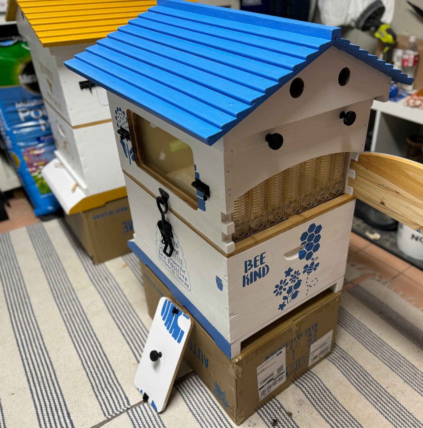 Golden Palace Bee Hive, Beehive with 7pcs Auto Super Frames, Bee House with 1pcs Super Boxes, 1pcs Brood Boxes (No Brood Frames), Bee Hives Starter Beekeeping Kits customer photo 1