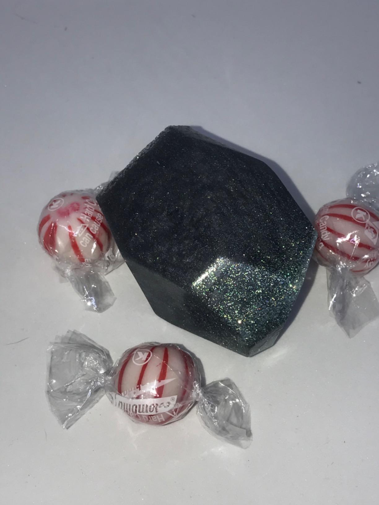 Large Multi-Faceted Gem Stone Resin Epoxy Mold for Jewelry Soap, Ice Making, Gemstone Isomalt Baking, Cabochon Candle Craft Projects 6-Pack customer photo 1