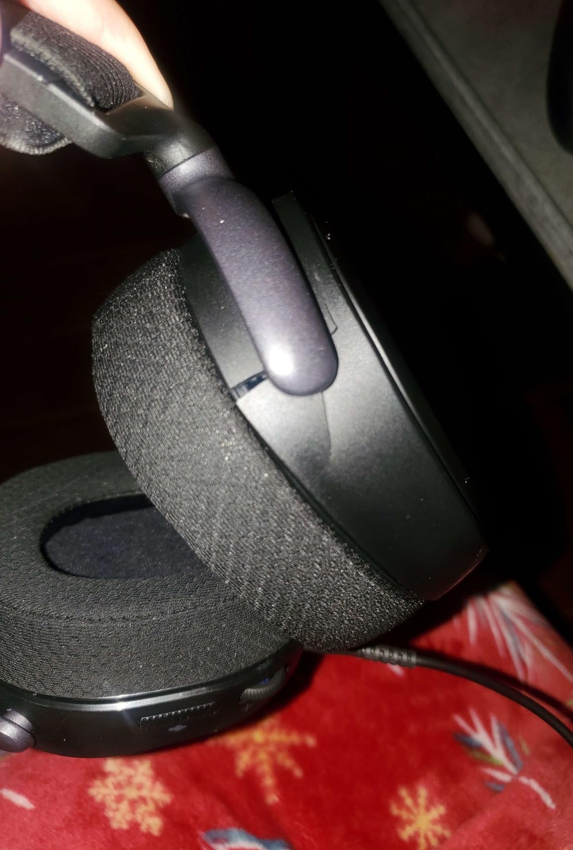 SteelSeries Arctis Pro + GameDAC Wired Gaming Headset - Certified Hi-Res Audio - Dedicated DAC and Amp - for PS5/PS4 and PC - Black customer photo 1