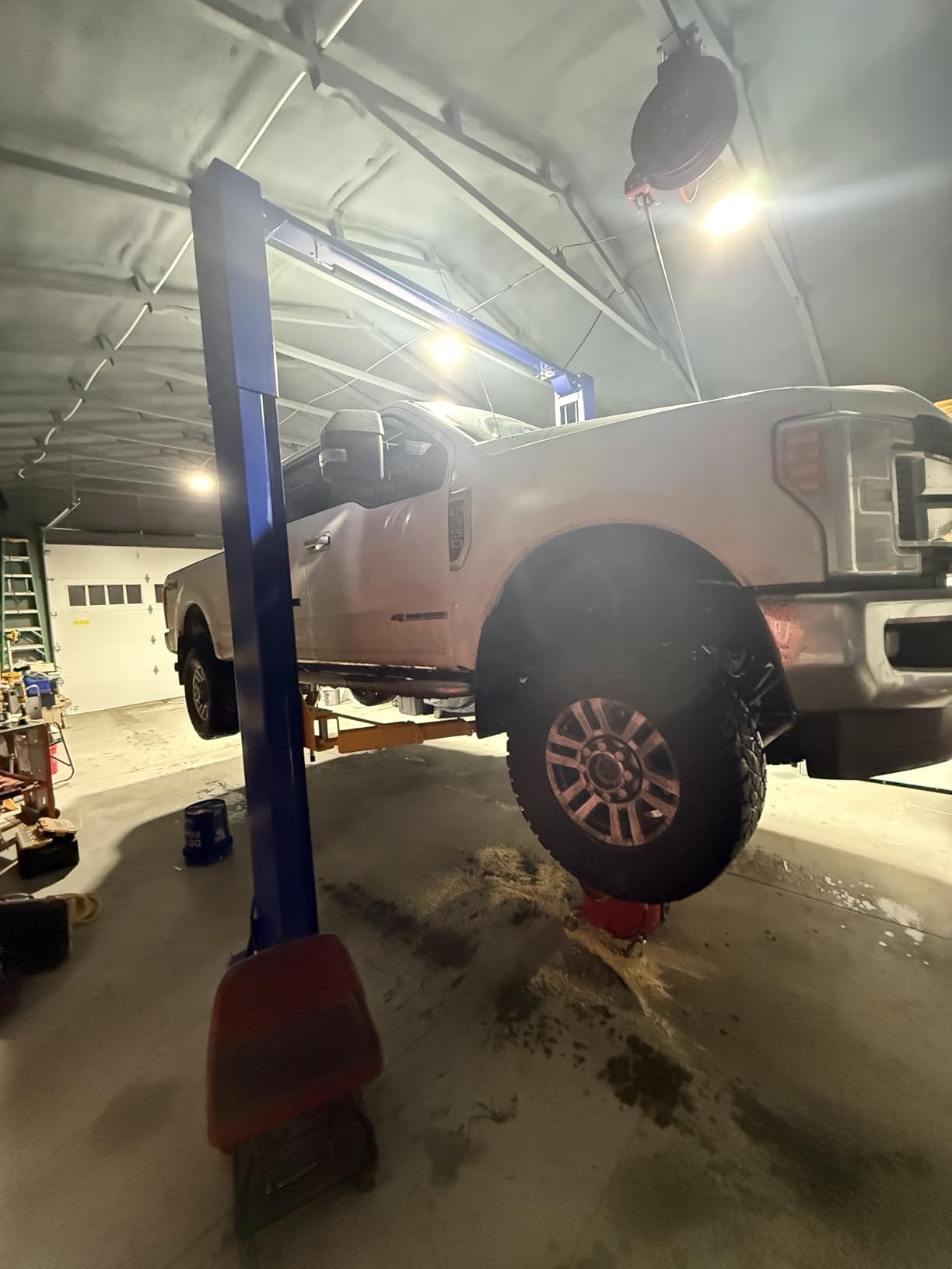 APlusLift HW-10KOH-A 10000LB Two Post Overhead Car Lift 3 Year Warranty | 3 Year Parts Replacement (A $499 Value) Rigid Double S Columns. Carriage Stronger Commercial-grade Steel. Clear Floor Design. customer photo 2