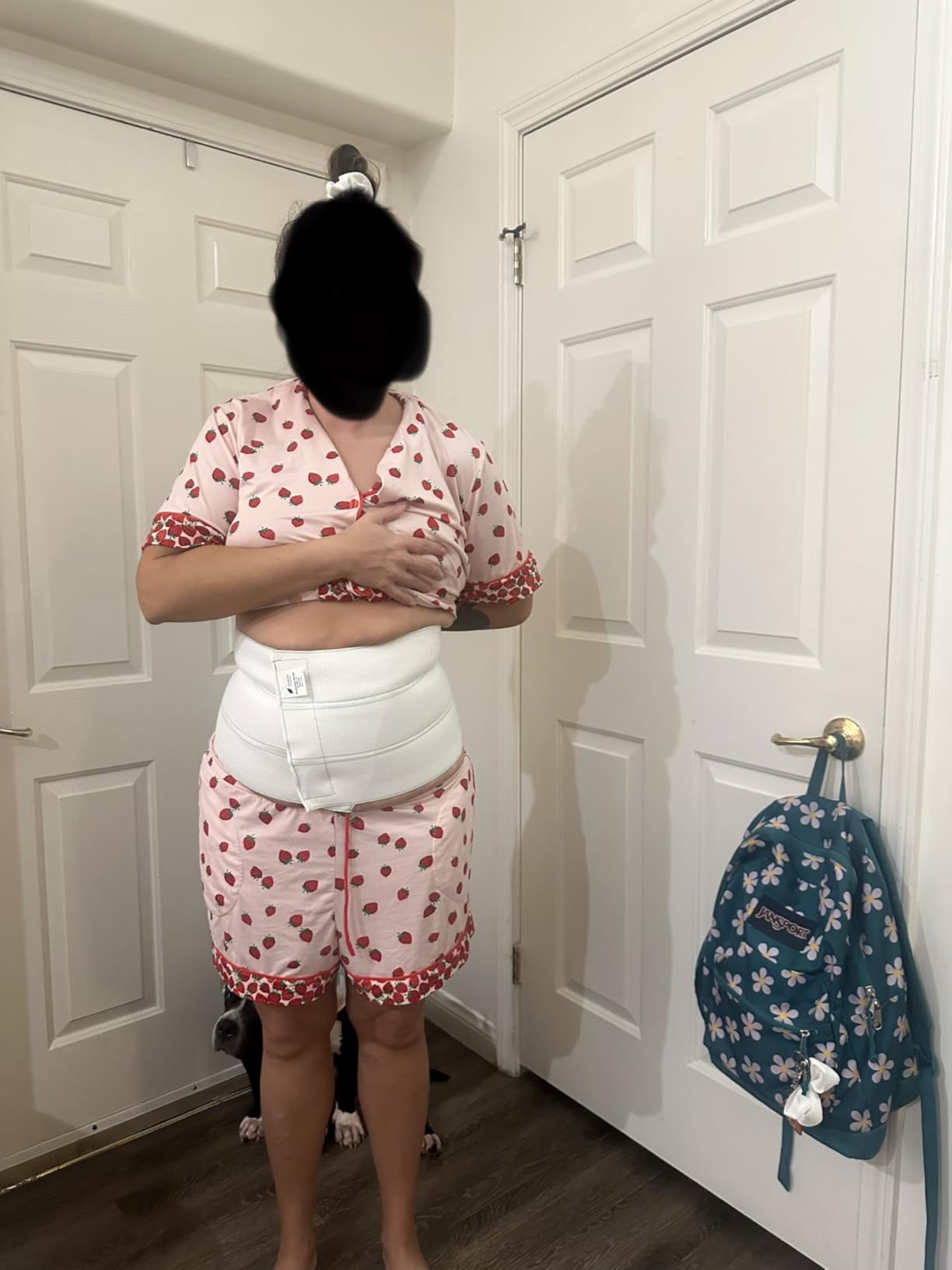 Postpartum & Post Surgery Abdominal Binder. 3-Panel belly band for recovery after childbirth, hysterectomy, tummy tuck, hernia, diastasis recti. Size S/M (30