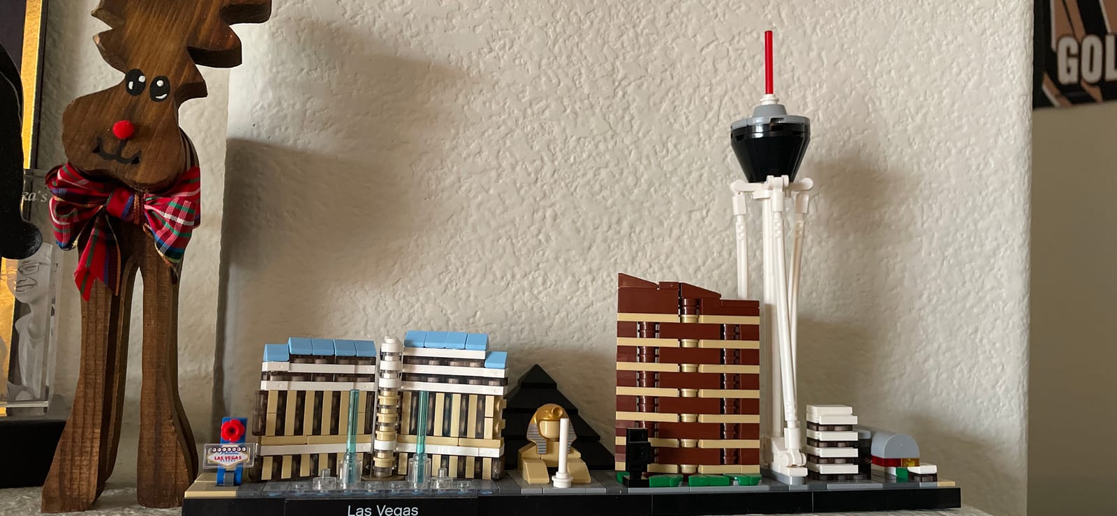 LEGO Architecture Skyline Collection Las Vegas Building Kit 21047 (487 Pieces) customer photo 2