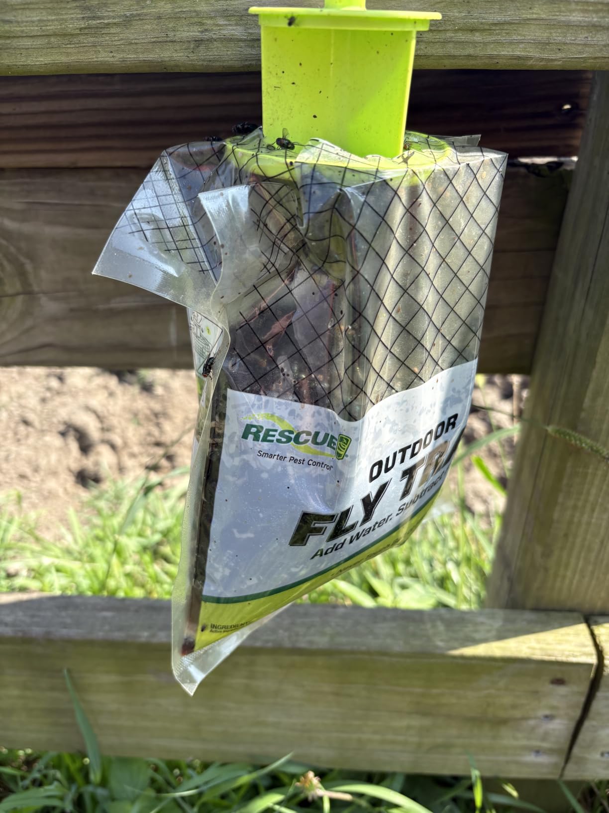RESCUE! Outdoor Disposable Fly Trap – Hanging Fly Catcher with Attractant Bait, Fly Bag for Patio, Yard, Trash & Farm Areas – Easy-to-Use Outdoor Fly Control - 8 Traps customer photo 2
