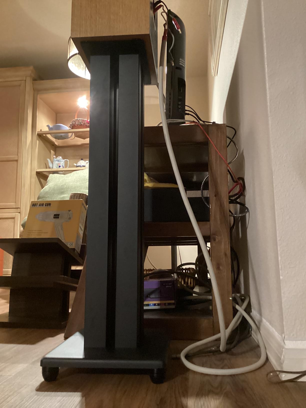 Monolith Speaker Stands - Sturdy Construction, Rectangular Columns, Rectangular Columns, 32 Inch, Black customer photo 1