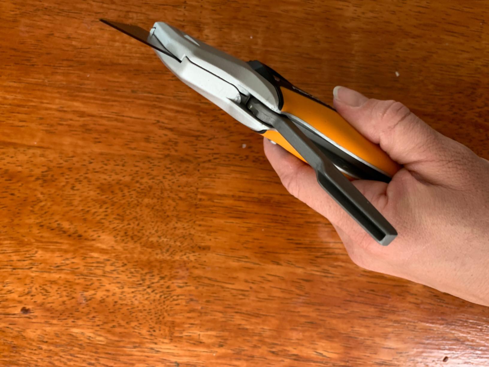 Fiskars Pro Fixed Utility Knife, Orange/Black customer photo 2