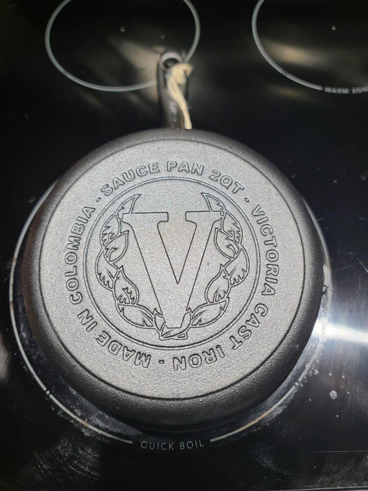 Victoria 0.5-Quart Cast Iron Saucepan, Small Cast Iron Melting Pot Seasoned with Flaxseed Oil, Made in Colombia, Black customer photo 2