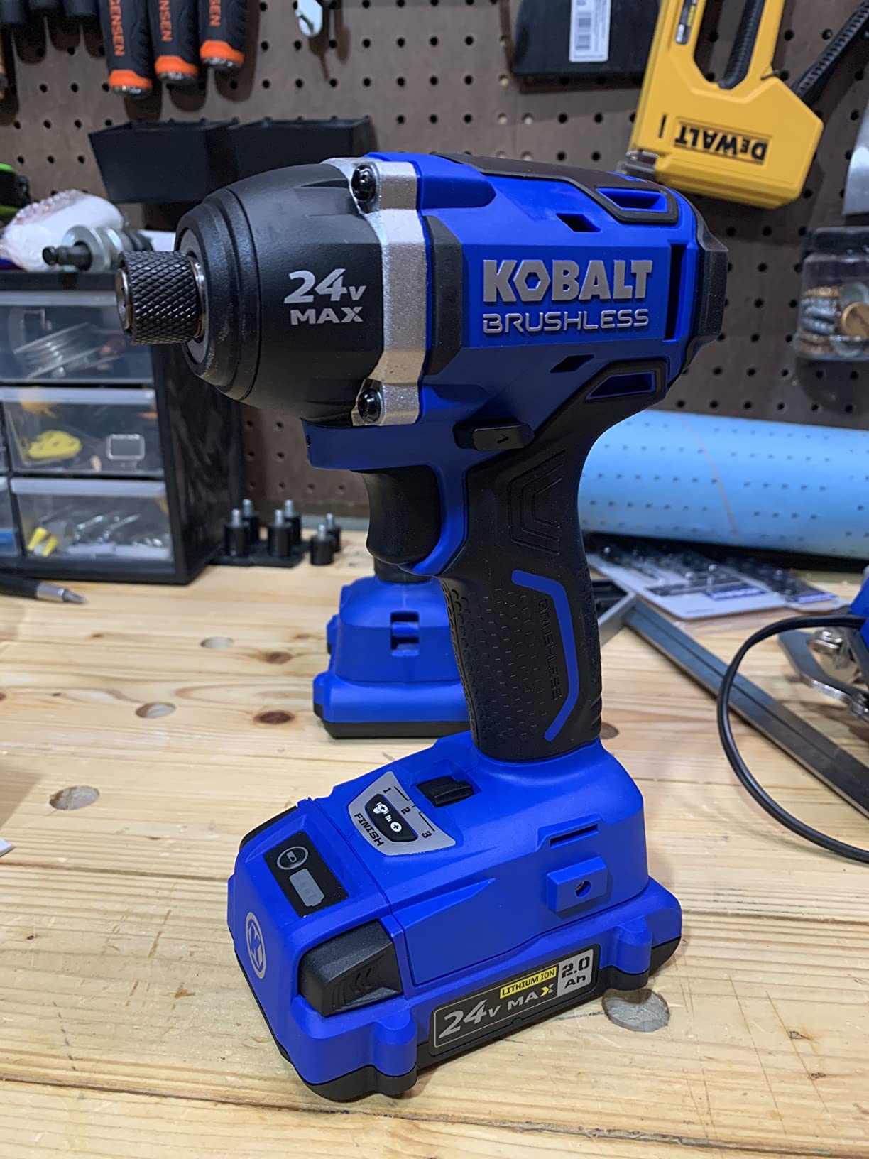 Kobalt 24 volt Impact Driver Brushless 1/4 inch (324B-03) customer photo 1