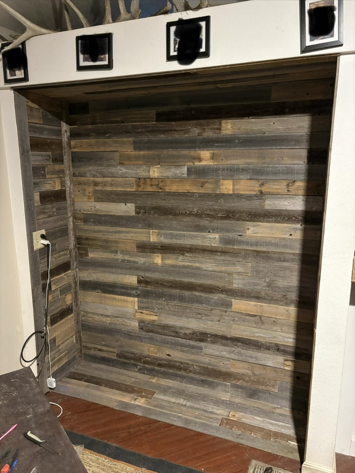 Rockin' Wood Real Wood Nail Up Application Rustic Reclaimed Naturally Weathered Barn Wood Accent Paneling Board Planks for Home Walls (8 Square feet) customer photo 2