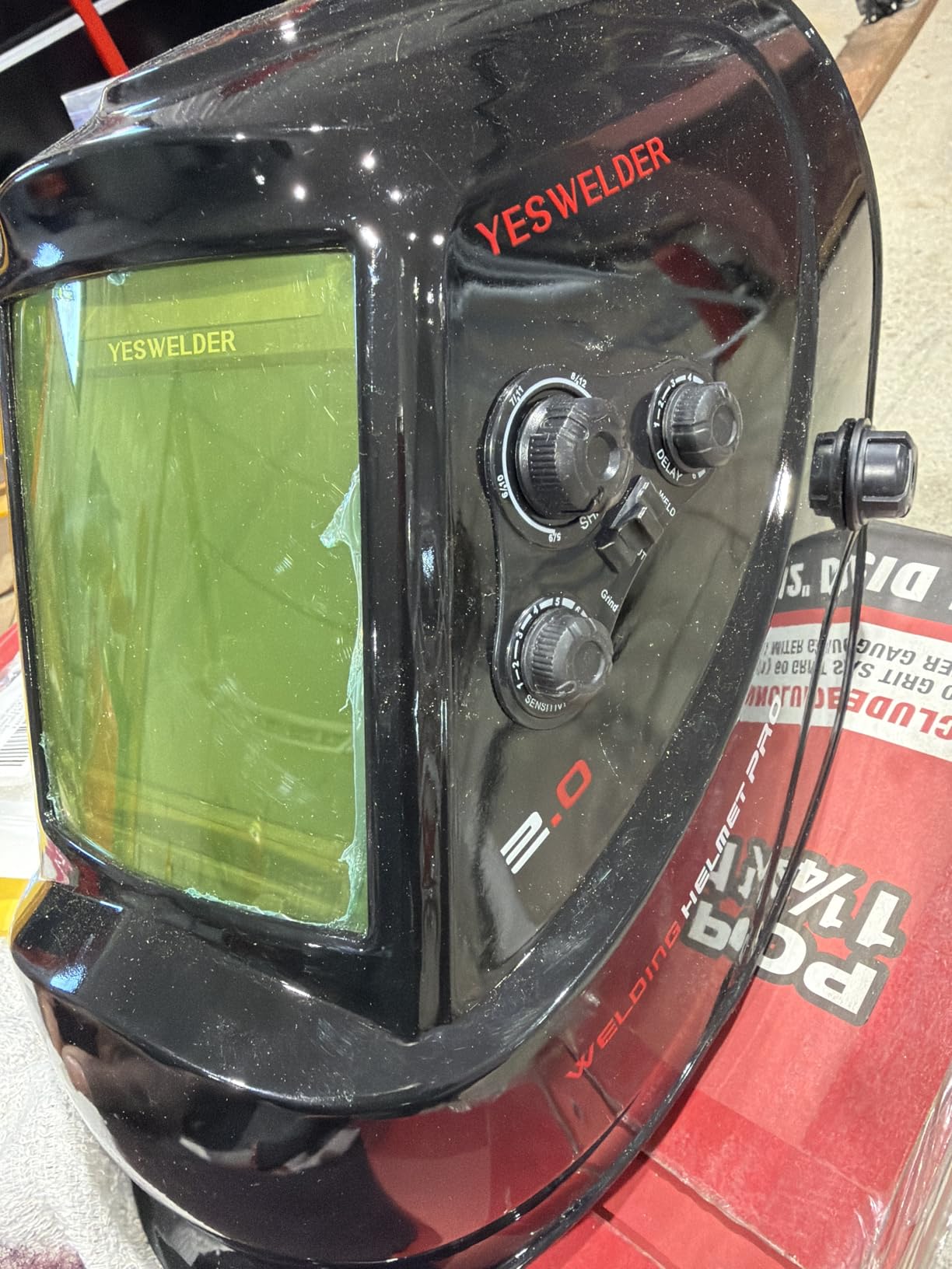 YESWELDER Auto Darkening Welding Helmet, Large View, LYG-M800H customer photo 2
