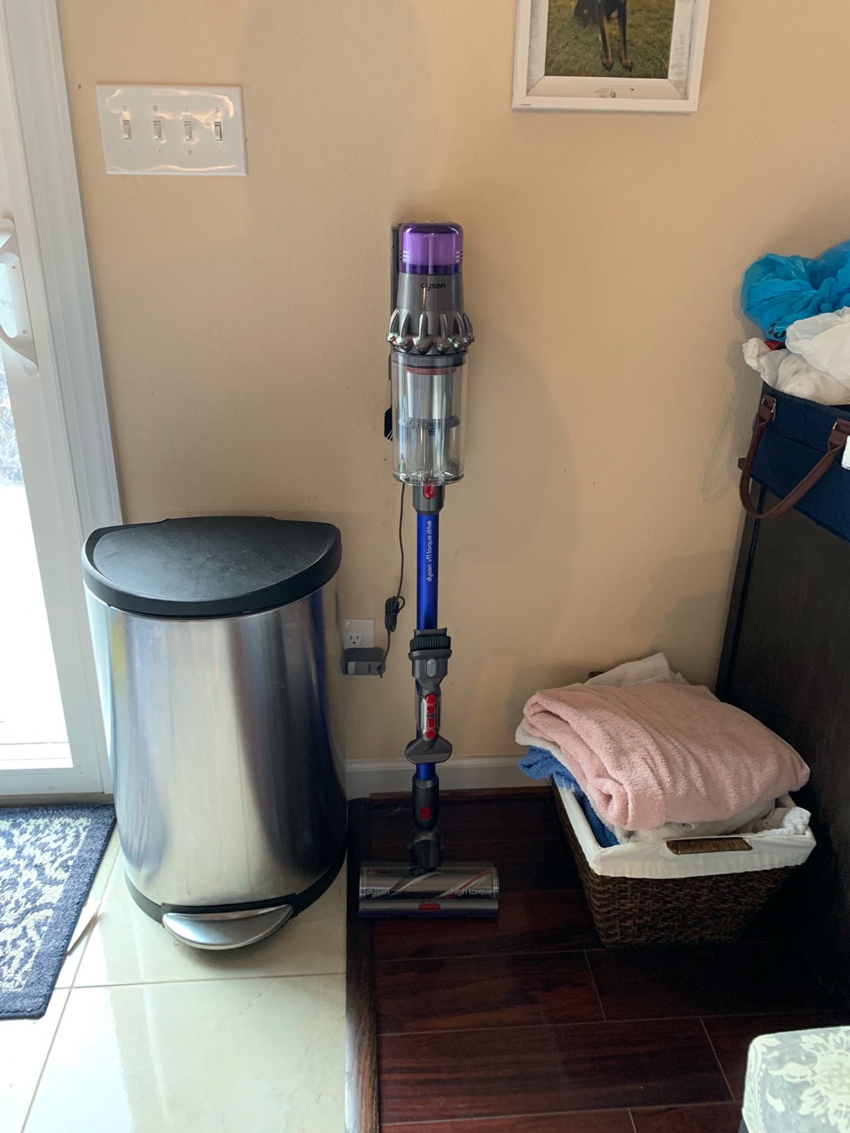 Dyson V11 Torque Drive Cordless Vacuum Cleaner, Blue customer photo 2