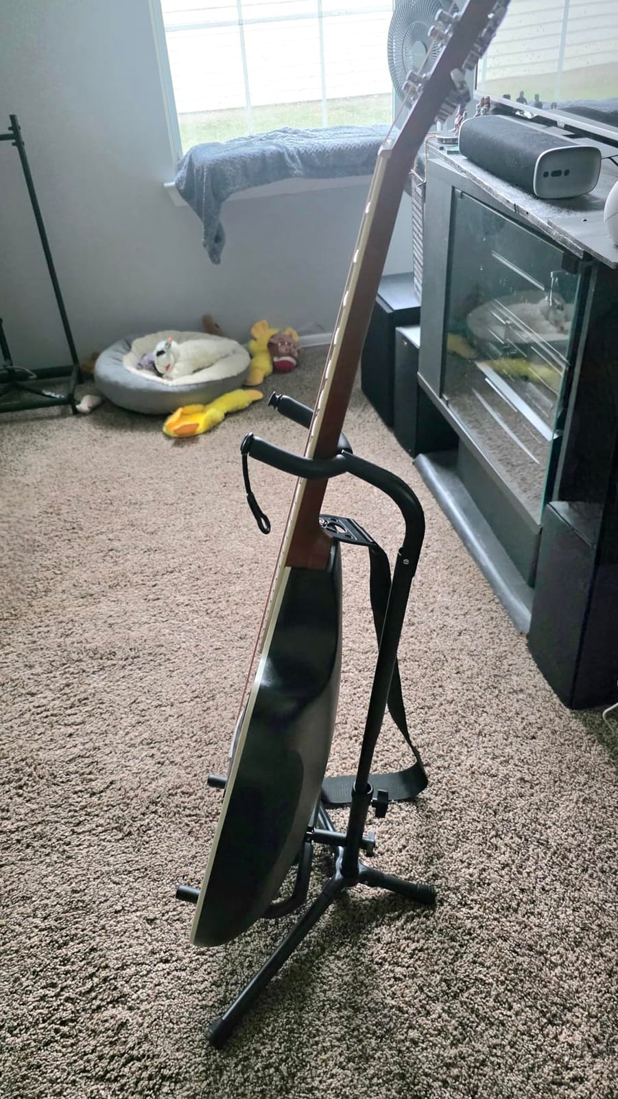 GLEAM Guitar Stand - Adjustable Fit Electric, Classical Guitars and Bass, Load Capacity 20LB, Accessories, Folding Type Black (CG-4) customer photo 1