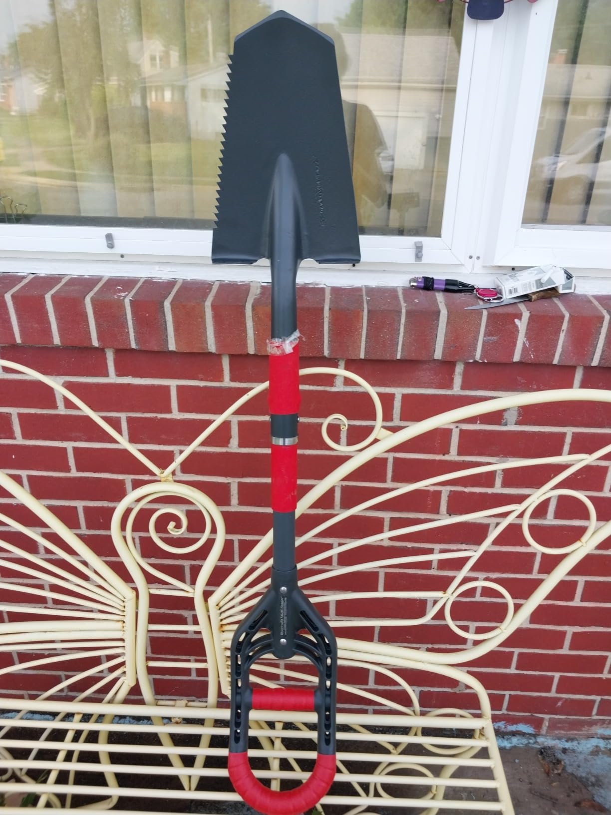 Roamwild Multi-Digger Garden Spade – Reinforced Fibreglass Light Weight Gardening Digging Arrow Head Shovel with Unique Dual Soft AIR Light Grip Technology & Root Saw Stump Cutter. customer photo 1