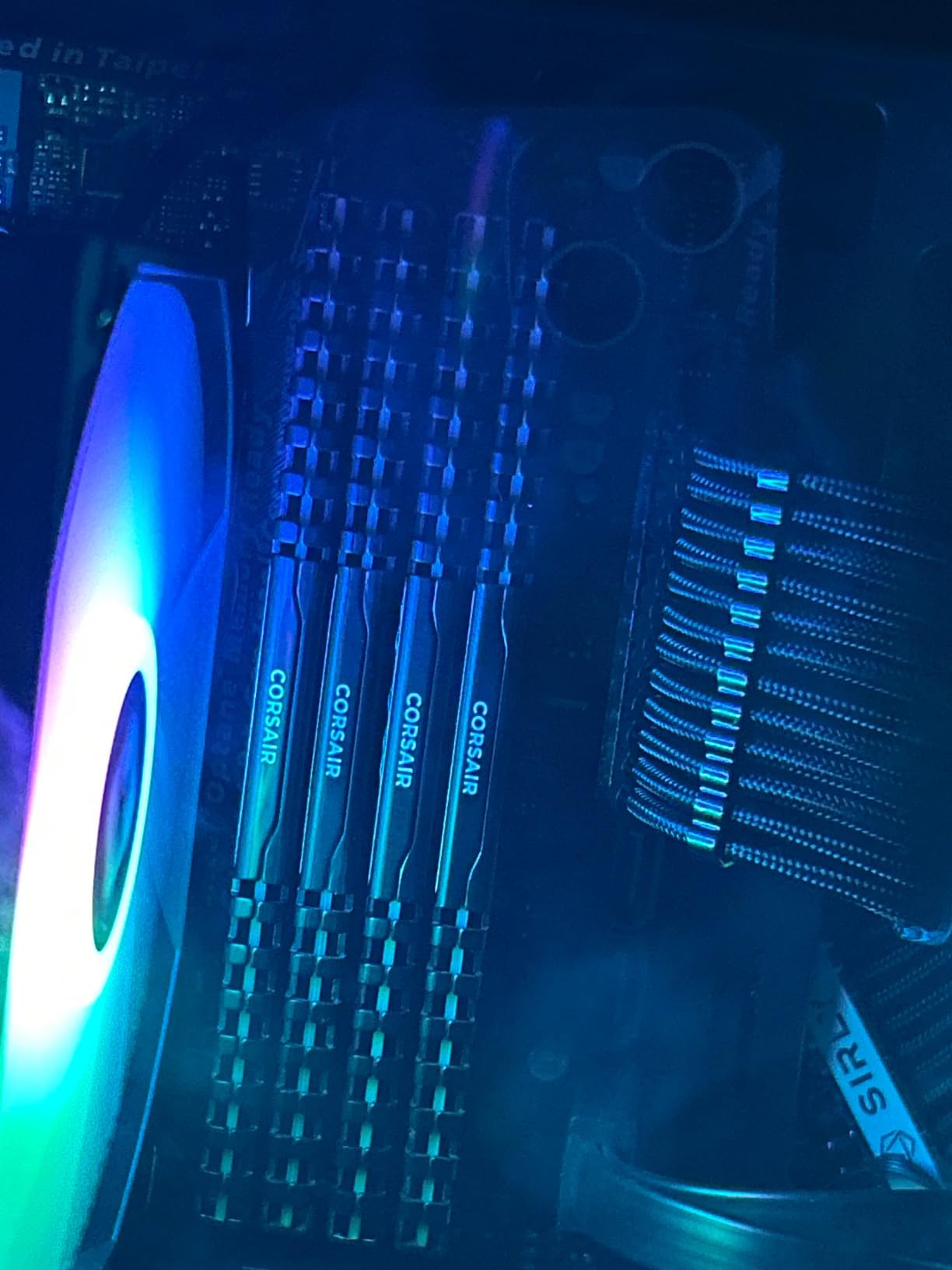 CORSAIR Vengeance LPX DDR4 RAM 16GB (2x8GB) Up to 3200MHz CL16-20-20-38 1.35V Intel AMD Desktop Computer Memory - Black (CMK16GX4M2E3200C16) customer photo 2