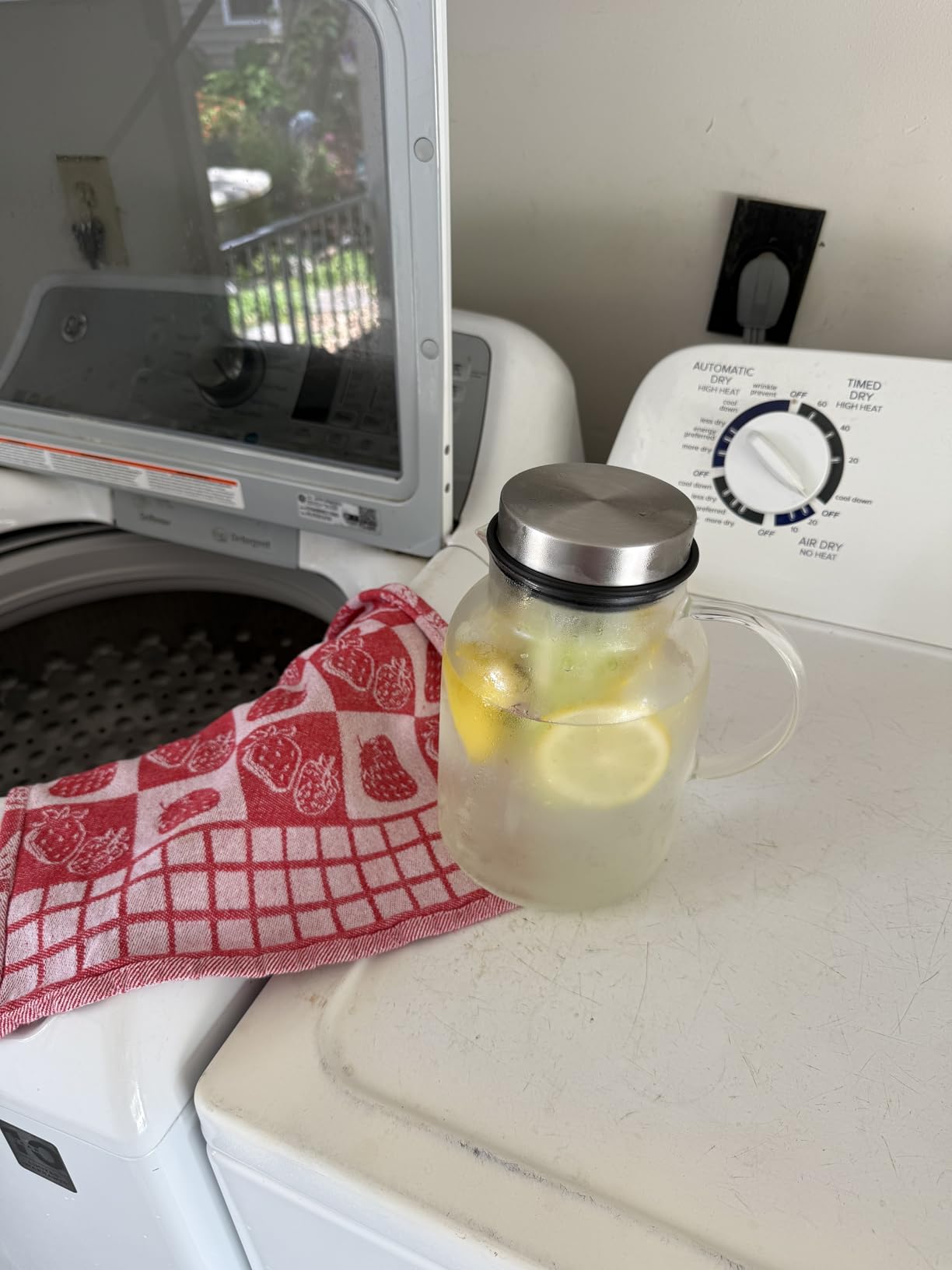 Glass Water Pitcher, Fruit Infuser Pitcher with Removable Lid, High Heat Resistance Infusion Carafe for Hot/Cold Water, Flavor-Infused Beverage & Iced Tea - 2 Qt customer photo 1