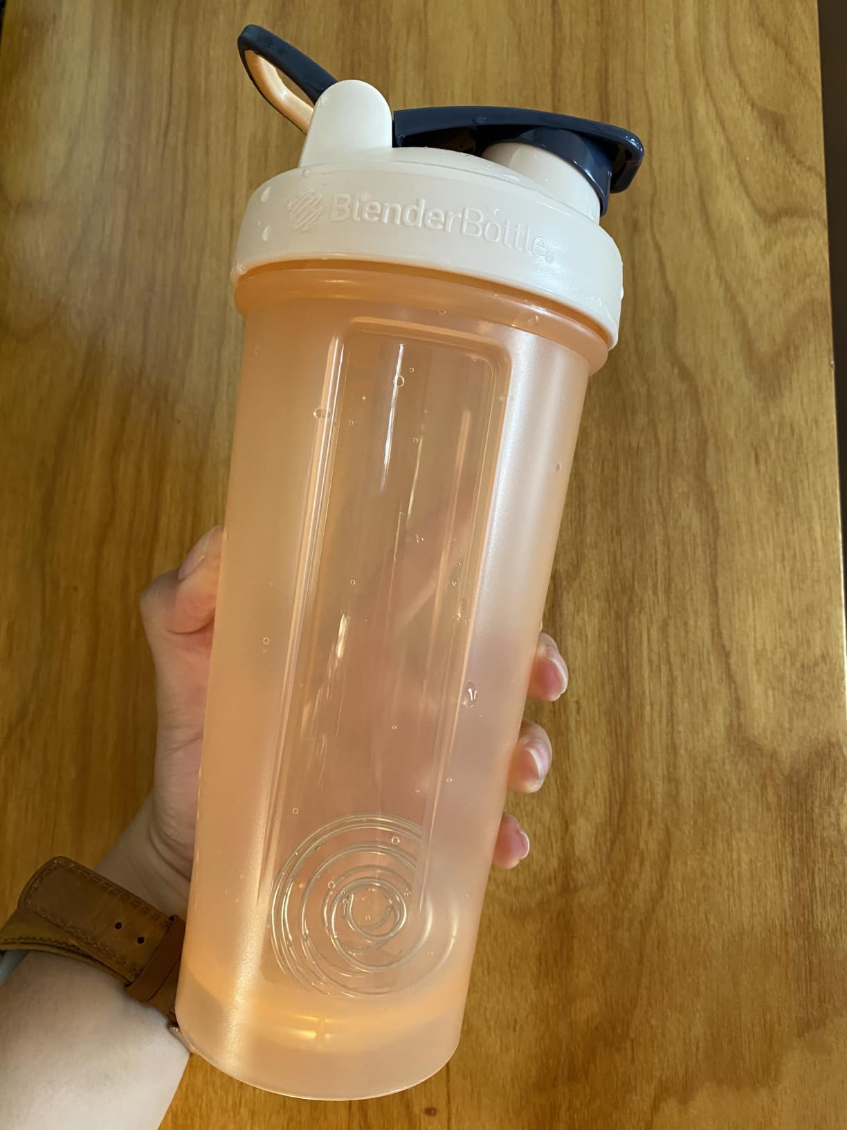 BlenderBottle Classic V2 Plastic Shaker Bottle 20 oz Clear/Black customer photo 2