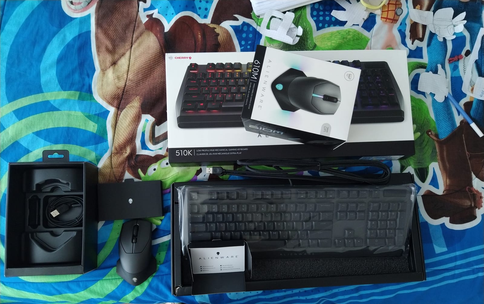 Alienware Low-Profile RGB Gaming Keyboard AW510K, AlienFx Per Key RGB LED Color Backlighting, Media CONTROLS & USB Passthrough, Cherry MX Low Profile Red Switches customer photo 1