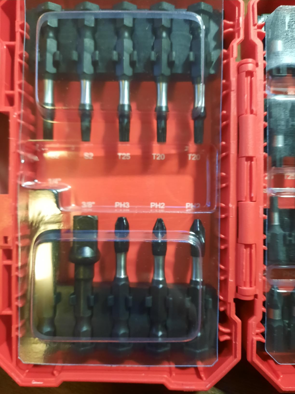Amazon Basics 42-Piece Impact Screwdriver Bit Set with Phillips, Slotted and Torx Bits, Portable Storage Case customer photo 1
