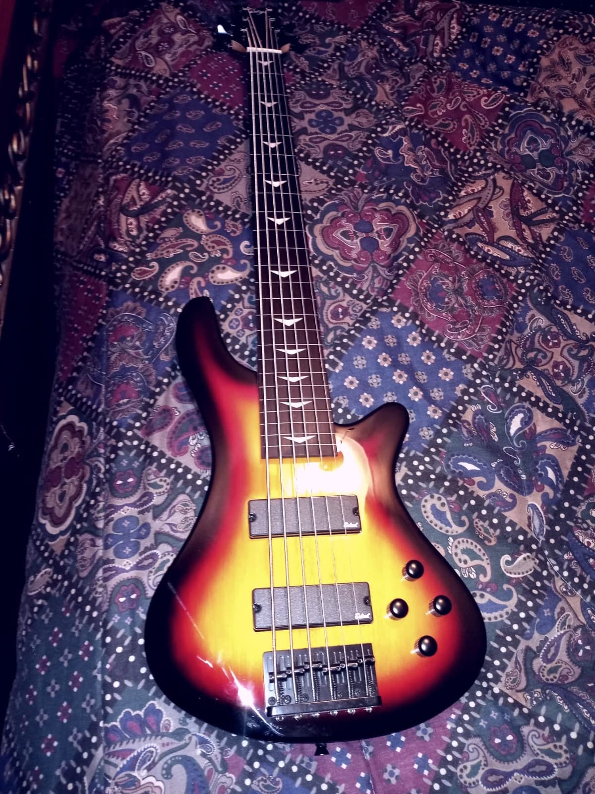 Fretless 6 String Electric Bass Bolt_On Maple Neck,Poplar Body Sunburst customer photo 2